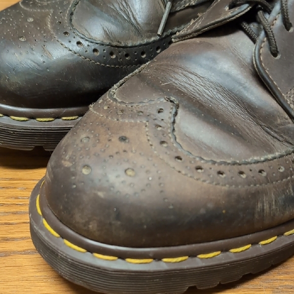 Dr Martens 3989 Leather Brogue Derbys - Picture 2 of 11